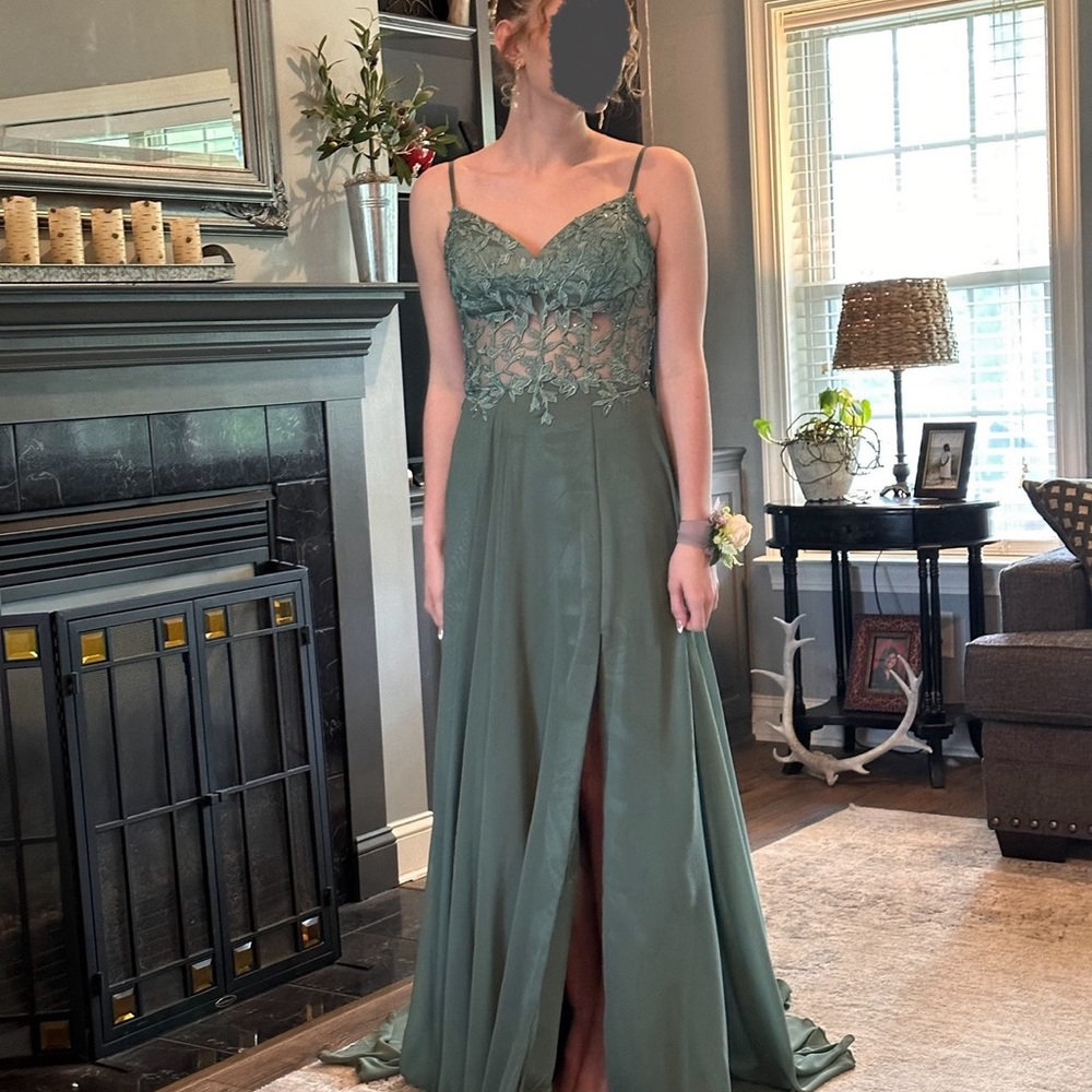 Elegant Green Evening Gown